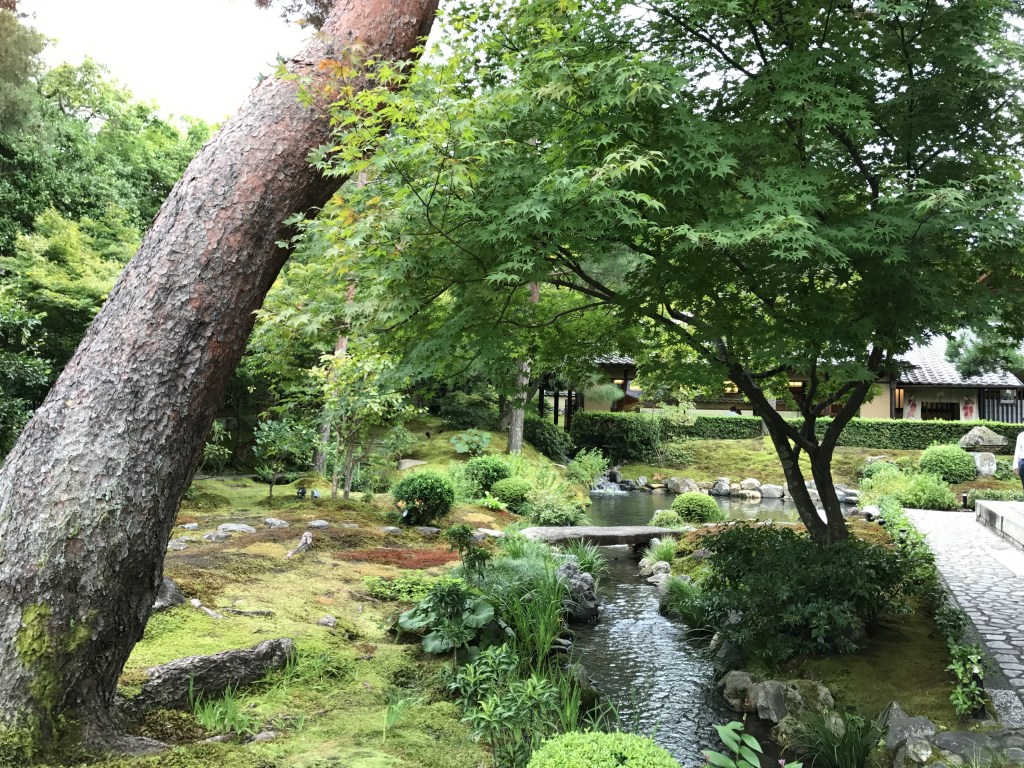 The Water Voyage – Water Episode 4 – The origin place of vegetarian cuisine and boiled tofu, “Junsei Shoin” of Nanzen-ji. Pure water taken from the foot hill of Nanzen-ji flows through a majestic garden; within it, the site of a… onsen-wakipedia.com/2020/04/28/the…