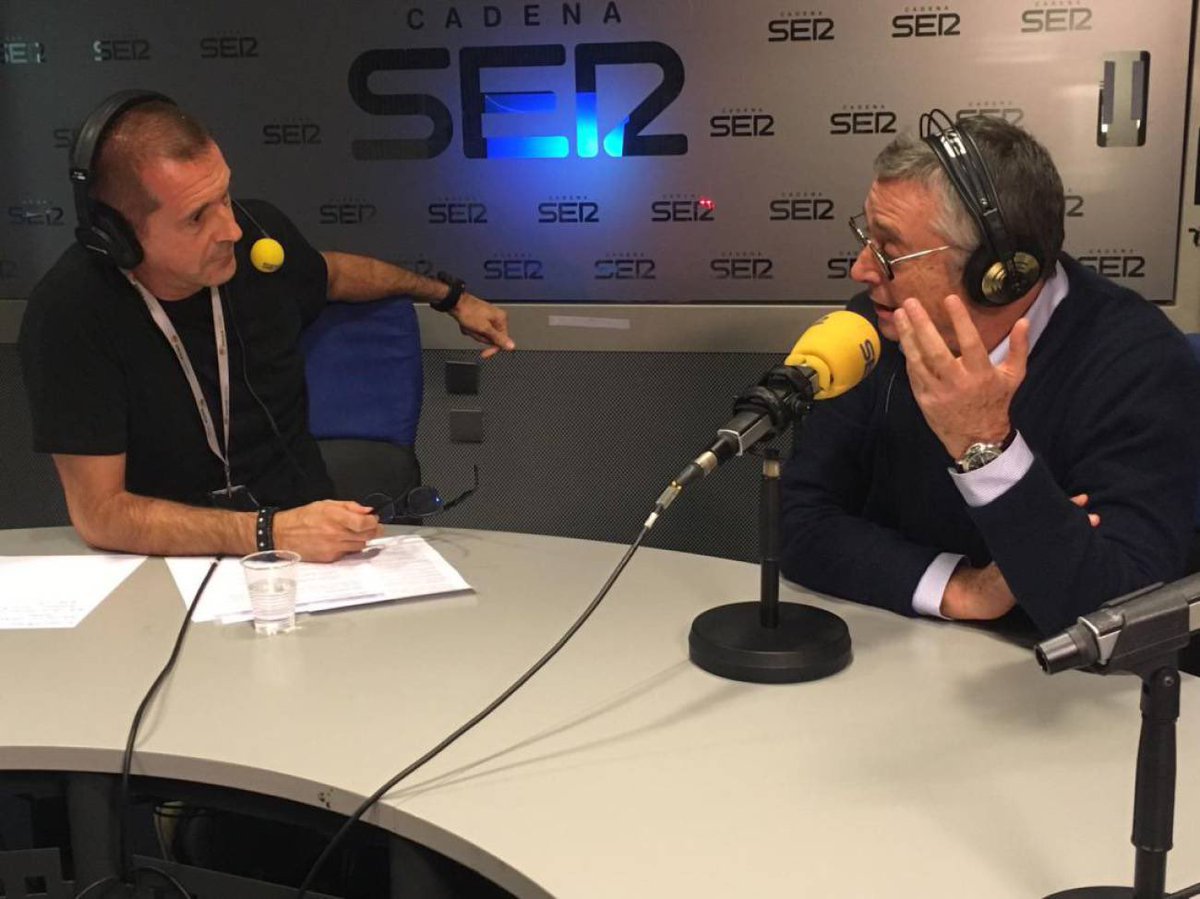 manucarreno's tweet photo. Una suerte haber trabajado contigo, en Canal+ y en la Ser, haber aprendido de ti y escuchar tus consejos... y una suerte haberme reído contigo...
Te recordaremos siempre. Cada día. 
D. E. P. https://t.co/aJcKhDq4BK