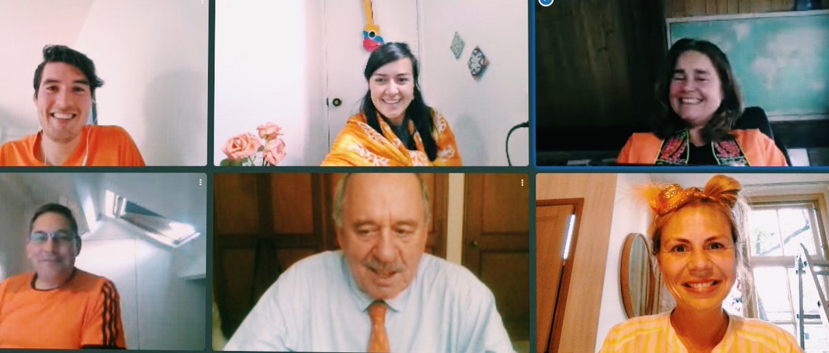 LandatScaleCol's tweet photo. Celebrating #Kingsday: team meeting of the #LandinPeace project with dresscode orange. https://t.co/UQuCVZ4Mfs
Celebrando el Dia del Rey: reunión del equipo del proyecto #TierraenPaz en nuestro color nacional #naranja! https://t.co/VHQuhXYQHX https://t.co/TywtMzWpDq