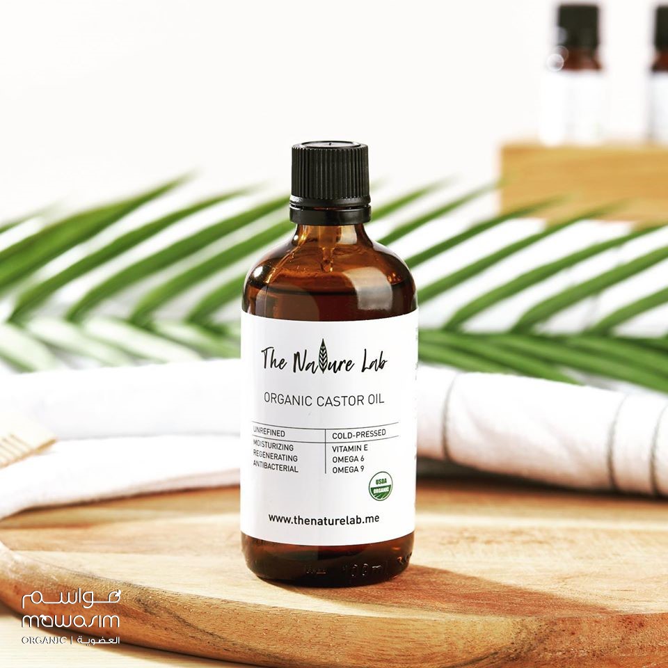 زيت الخروع العضوي من The Nature Lab متوفر الآن في متاجر مواسم العضوية!
إنه غني بفيتامين إي والأحماض الدهنية والمعادن. هذه الخصائص تجعله المكون المثالي في قناع الشعر لترطيب عميق لفروة الرأس، وترك شعرك ناعماً ولامعاً ، والمساعدة على نمو الشعر بشكل أسرع وأقوى.