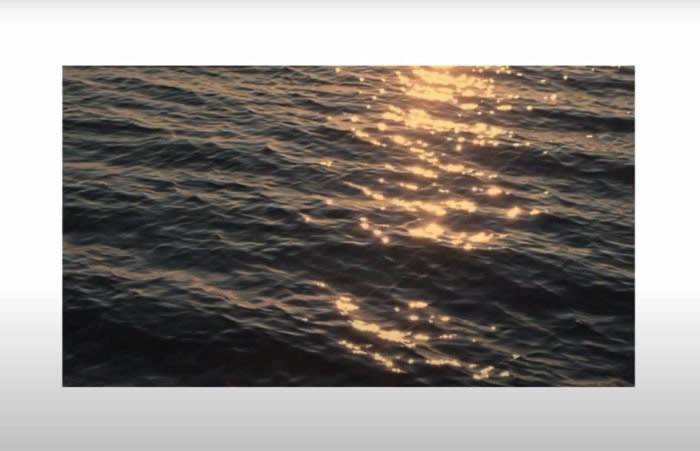 revista_efeeme's tweet photo. #Eira ha publicado un nuevo single y vídeo, “Quítate la culpa”. Una canción que recuerda bastante a su etapa al frente de Pull My Strings https://t.co/efkOzrQt6o https://t.co/lHcBlouvgC