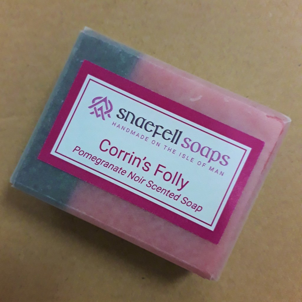 SnaefellSoaps's tweet photo. Corrin’s Folly – Pomegranate Noir (Large) https://t.co/UrdIMluEA5 https://t.co/vKLzpEBtuO