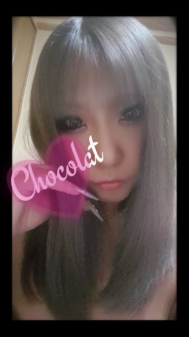 おうち時間だけどメイクしないと 忘れそうなのでメイクした😂 今はエクステ取ったけど地毛がある程度伸びてくれてて良かった！ ミディアムよりは長いかな？くらい https://t.co/LatqdLAel