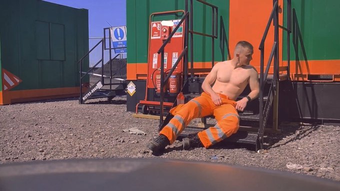 New vid on my OnlyFans. Making the most of my lunch break yesterday 😛 https://t.co/0oxsw9F9xL<a href="/tag/wedding"class="tags"><span>#wedding</span></a><a href="/tag/weddingcakes"class="tags"><span>#weddingcakes</span></a>