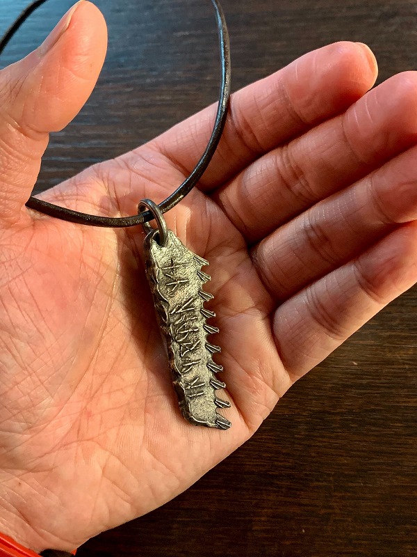 豆魚雷 Twitterissa 高円寺店情報2 Bloodborne Torch Torch シルバーコレクション ノコギリの狩人証 入荷です ヤーナム市街の下水道トンネルで入手できる 獣狩りの狩人 の証 2サイズ展開 ウェブ通販でのご注文はコチラから T Co Uvrmazzptx