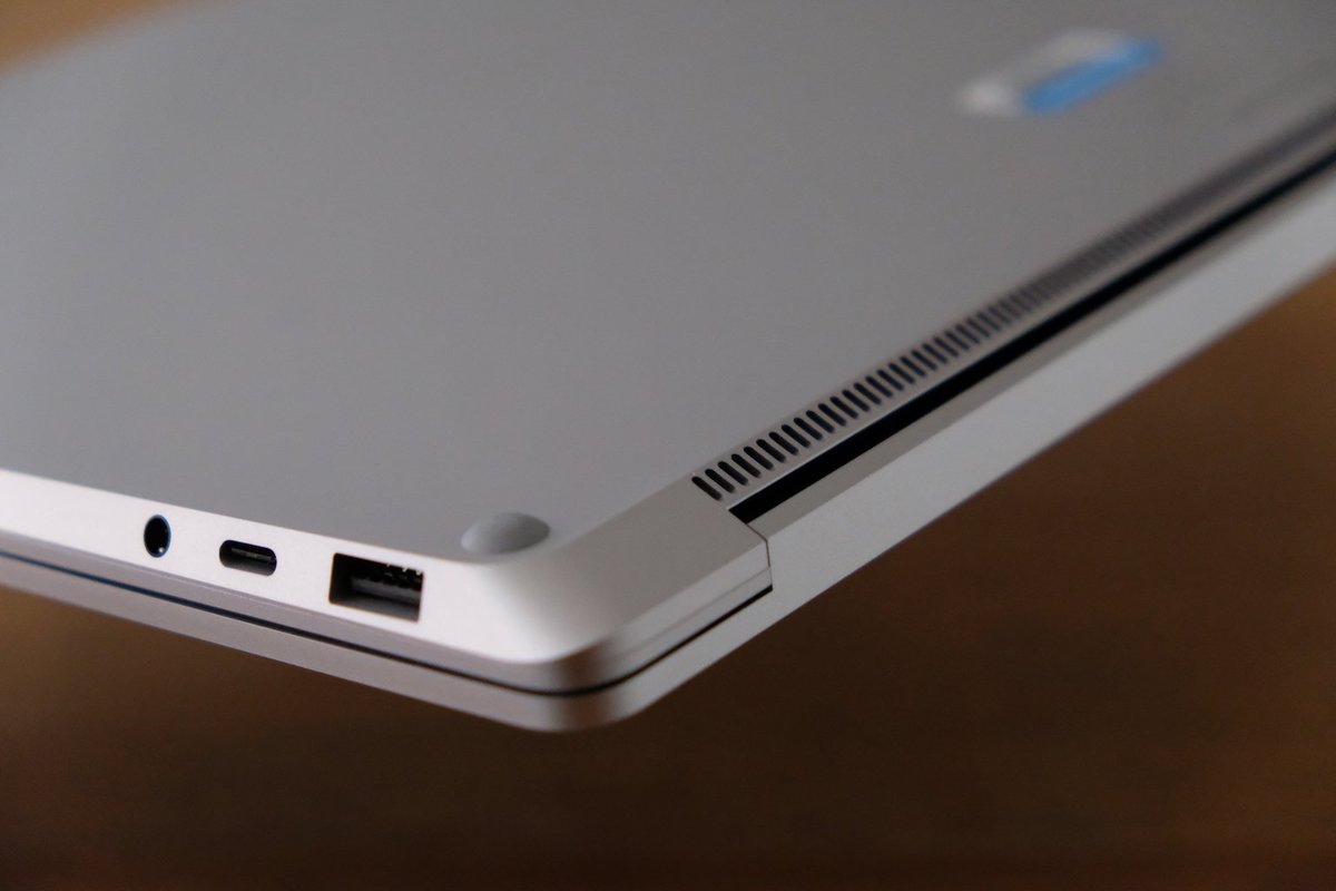 Techzinenlbe's tweet image. Microsoft: Thunderbolt 3 niet veilig genoeg voor Surface-producten techzine.nl/nieuws/securit… #Management #Security #DirectMemoryAccess #Microsoft @techzine