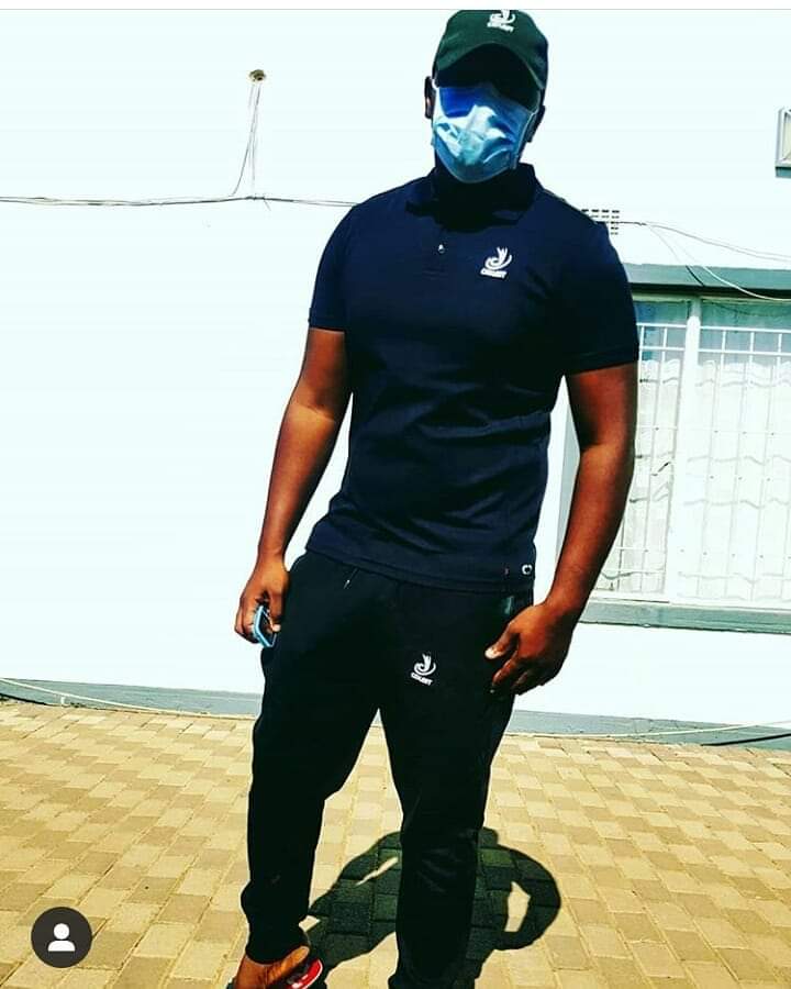 Atm_SkyGuy's tweet photo. 🤗cAtm SkyGuy, #Musician, Brand #Founder and #Owner Of #Coolest Clothing, We Will Be Back On Business First Thing After Lockdown, Coolest Hoodies : P250, Coolest Pants: P250, Coolest Tshirts: P130, Coolest Caps: P80. For Orders / Enquiries: +26777154651🔥 #NtshalamoragoBW https://t.co/k2R8iIeKDc