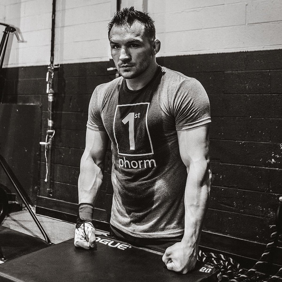TheLionsDenPod1's tweet photo. #photooftheday #nhsgrad @MikeChandlerMMA https://t.co/qszjw8owmQ
