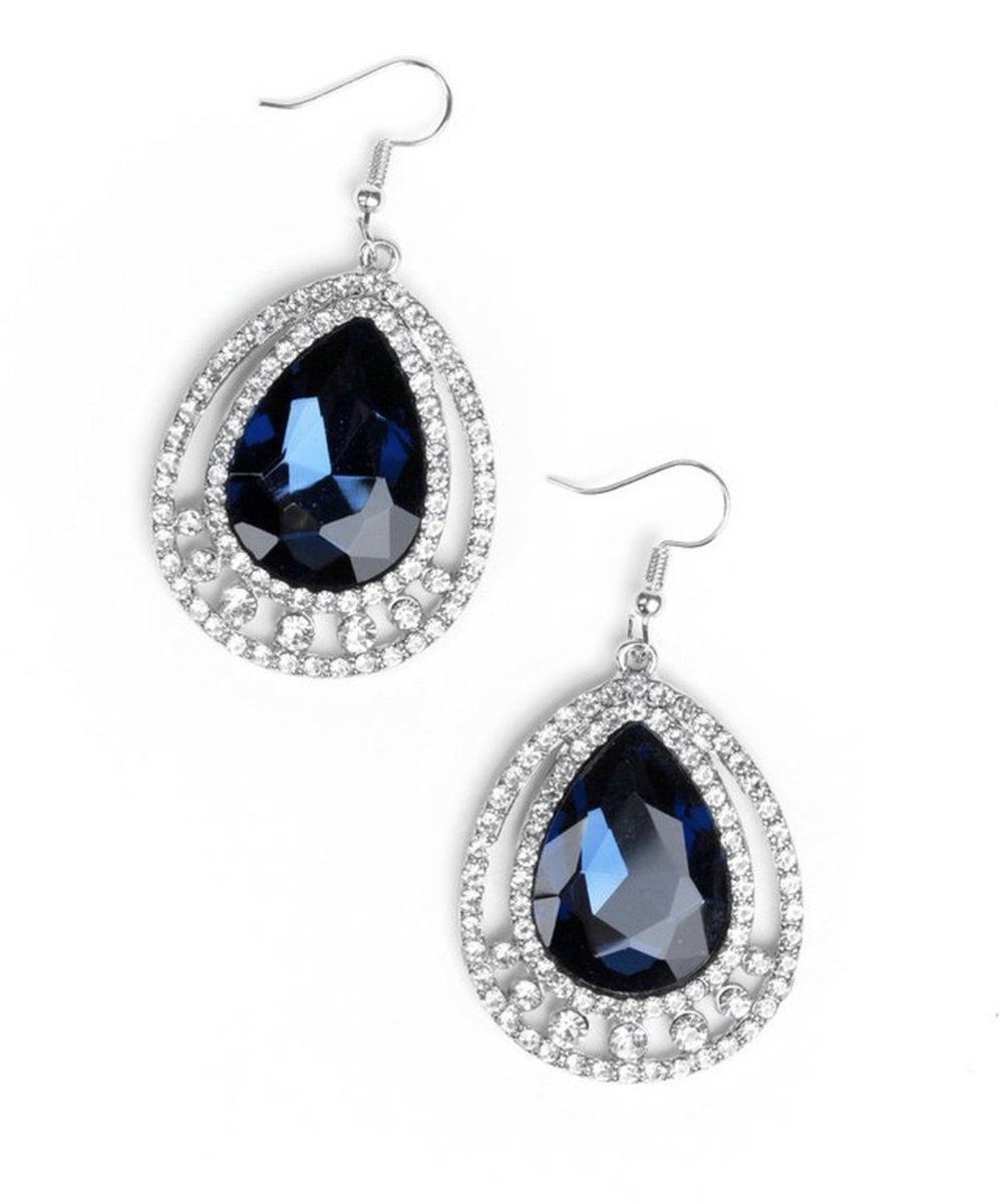 Earrings for sale! #joinmyteam #paparazzi #lookingforwork