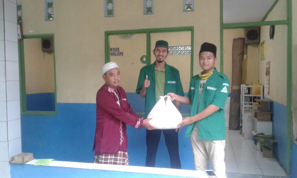 Distribusi logistik dari Gugus Tugas Penanganan Covid-19 GP Ansor kepada warga terdamapak Pandemi Covid-19 di Kabupaten Tangerang. #AnsorMelawanCorona #AnsorBelaNegeri #Harlah86Ansor