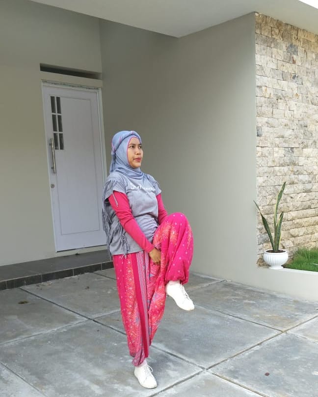 nona_melinda_'s tweet photo. Yuhu, ini caraku tetap fit sehat dan bugar selama #dirumahaja 

Rutin berolahraga setiap hari, jaga imun supaya kuat 😉

@kumparan
#kumparanSPORT #AlatOlahragaGratis #RUNSTYLE https://t.co/iPA2BEnuUc