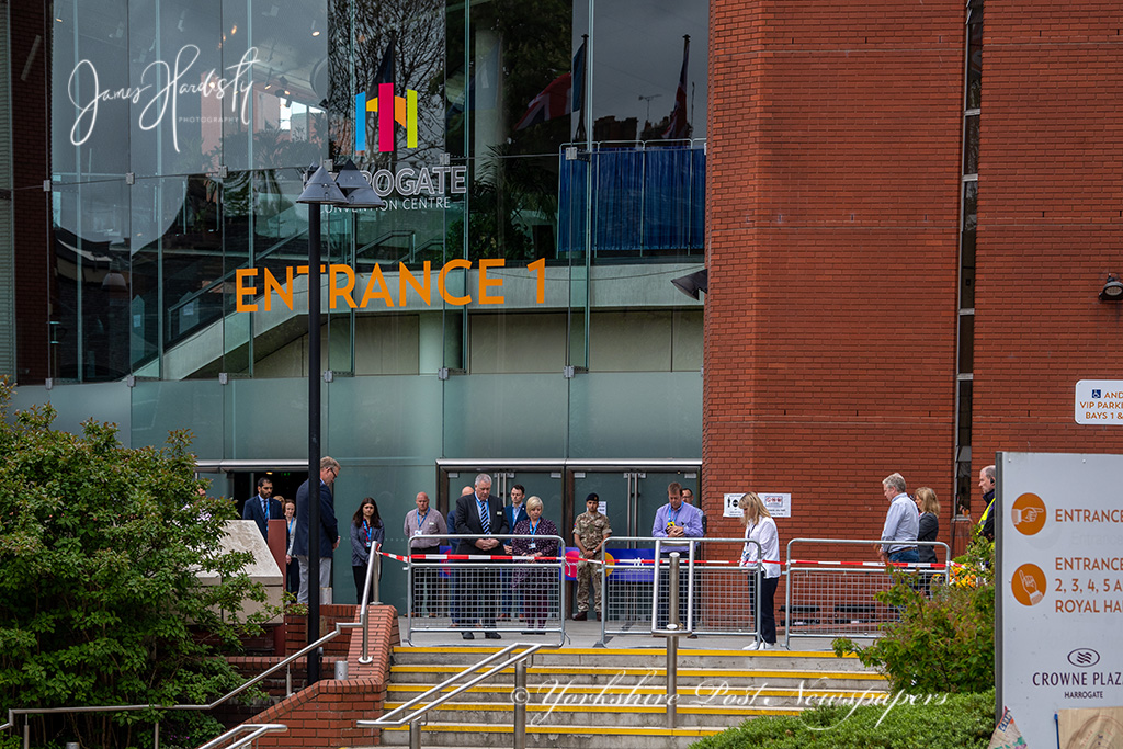 YPinPictures's tweet photo. Staff at the Yorkshire and Humber Nightingale Hospital #TeamNightingale #Harrogate united in the one Minute Silence to commemorate the #keyworkers  who have died from the #coronavirus #OurNHSPeople Candle #MinuteSilence @yorkshirepost @YPinPictures @MarisaCashill @IanDayPix https://t.co/nB4qEKkSPo