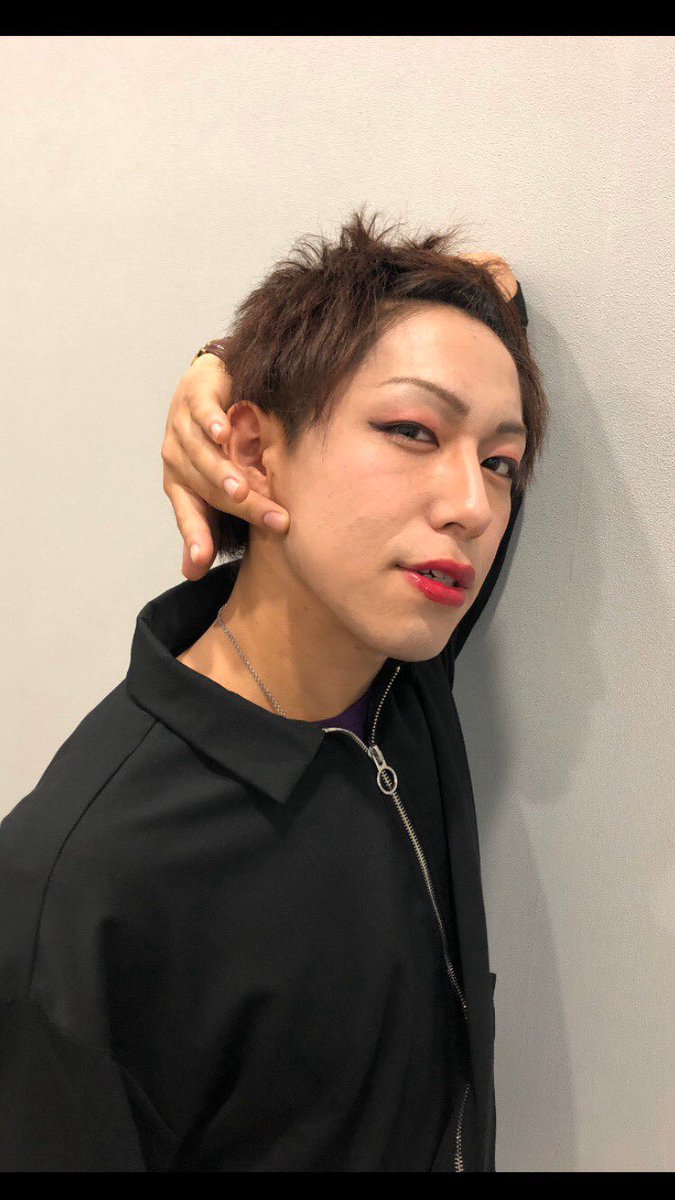 埼玉医科大学ダンス部 Atoms A Twitter 保健医療看護4年 名前 たいが ジャンル Break 好きな 好きなコンビニ セブンイレブン 好きなセブンイレブンの商品 まるでマンゴーを冷凍したような食感のアイスバー 好きな筋トレ チンニング 好きなプロテイン