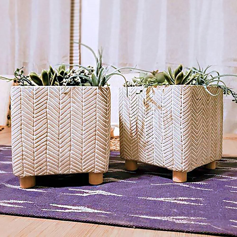 Gabes_Stores's tweet photo. This DIY  inspo from @agingerlifeblog brings spring vibes inside. Just add faux succulents to sweet cement pots. https://t.co/P2zmpRO9Sv