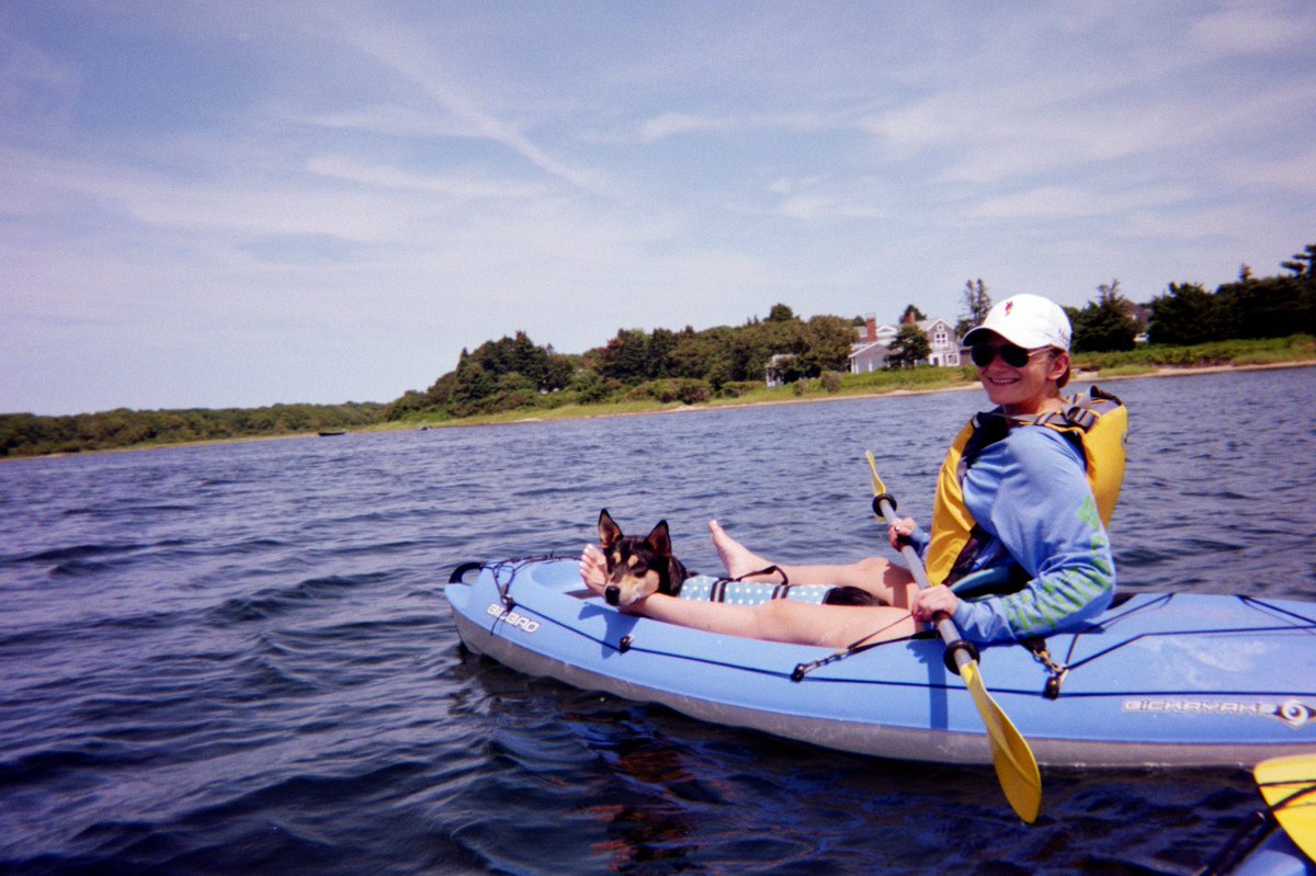 eatblakes's tweet photo. Kayak + Dog + BSB Hat. Perry’s having herself a day! 🚣♂️ 🐶 🧢 ☀️ #SeedYourPassion #ParrotMode https://t.co/ffo8kbhlIe