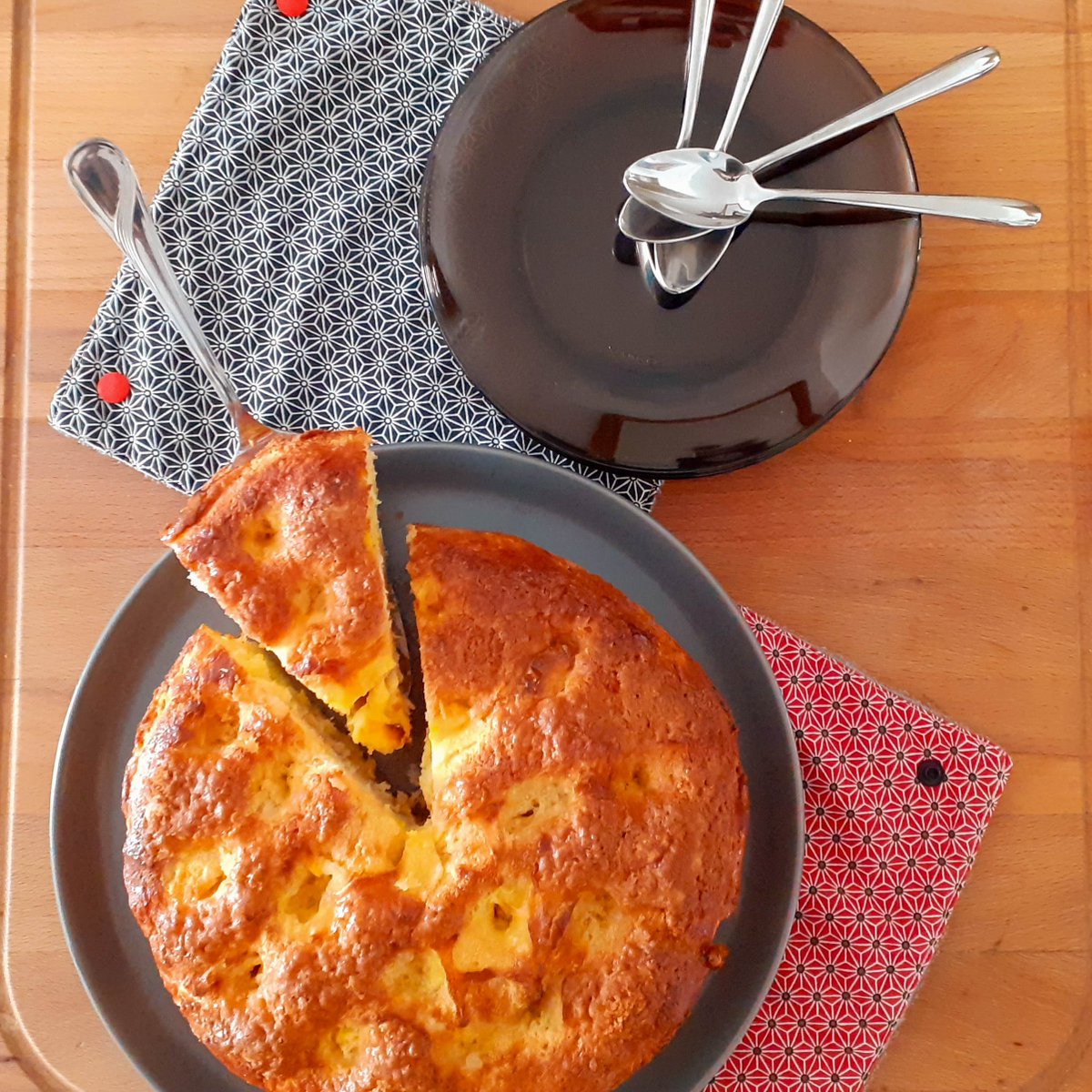 cdt62's tweet photo. Une pâte briochée, de la crème et de la #vergeoise : des ingrédients simples pour une délicieuse #tarte au sucre, fondante et croustillante #Cuisine #Gastronomie #PasdeCalais https://t.co/8ETxU2qrTC https://t.co/jeLXjAw0aM