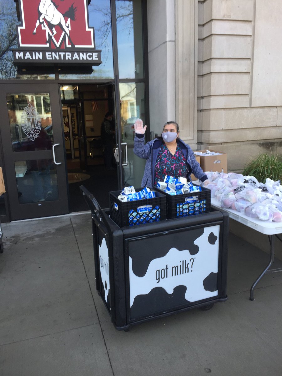 Shoutout to our lunch ladies, security, &amp; maintenance! We appreciate everything you are doing for our students.  ❤️, Morton Boys Volleyball!        #mortonpride