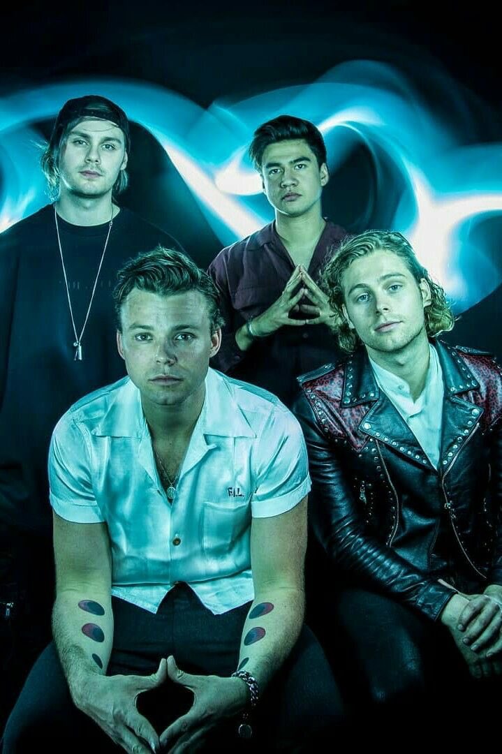 calumsotherhalf's tweet photo. 5sos from babies to daddieess: a thread https://t.co/pEz7OQdmJ2