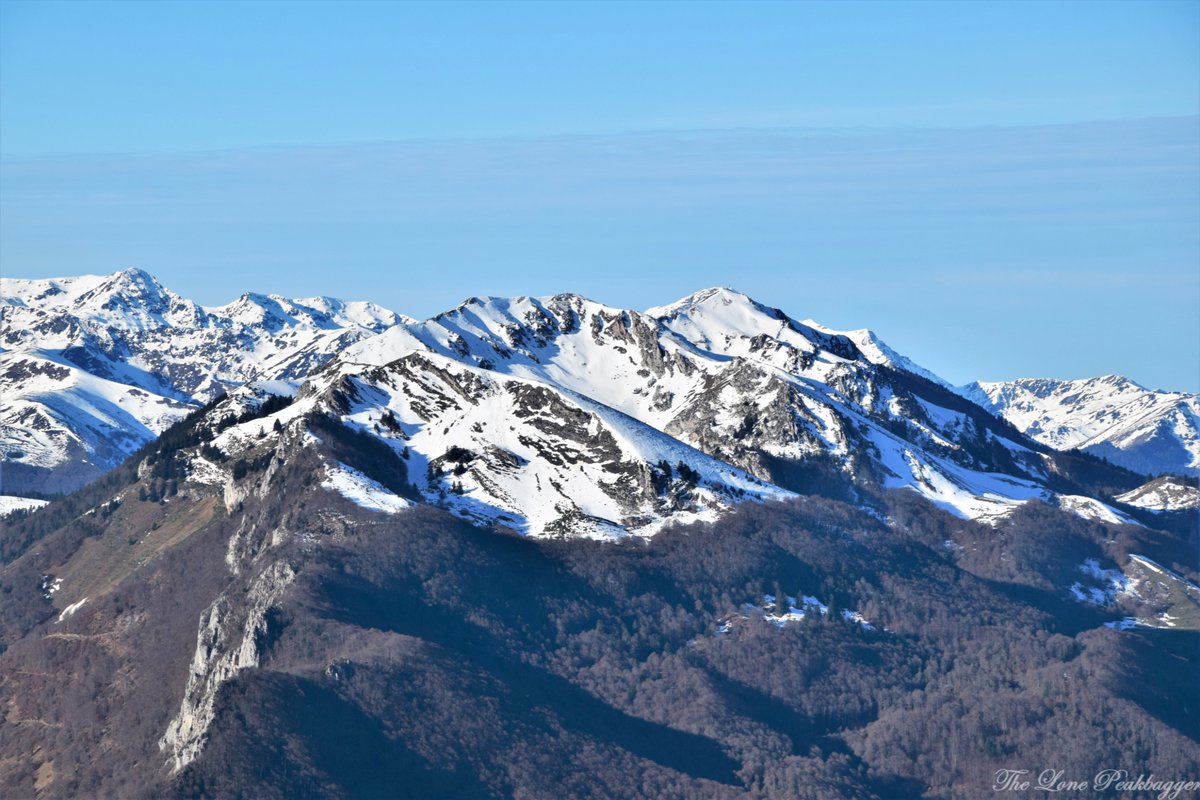 LonePeakbagger's tweet photo. So here is my plan for my #endoflockdown hike on 11th May !! 😀😍🏔️
A beautiful ridge walk awaits, praying for some nice weather now !!
Signal de Bassia (1921m), Pyrenees, taken from the Pic de Montaut (1722m), 8. December 2019.
#deconfinement #pyrenees #signaldebassia #mountains https://t.co/ikfsCsN0Mg