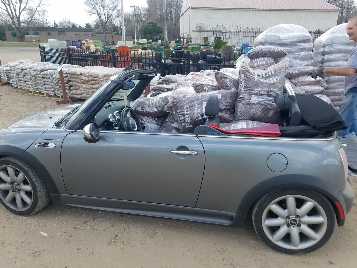 PahlsMarket's tweet photo. One of the more interesting curb side pick ups we have had so far this season! #pahlsmarket #pahls #pahlscurbsidepickup https://t.co/DaUGOWHc92