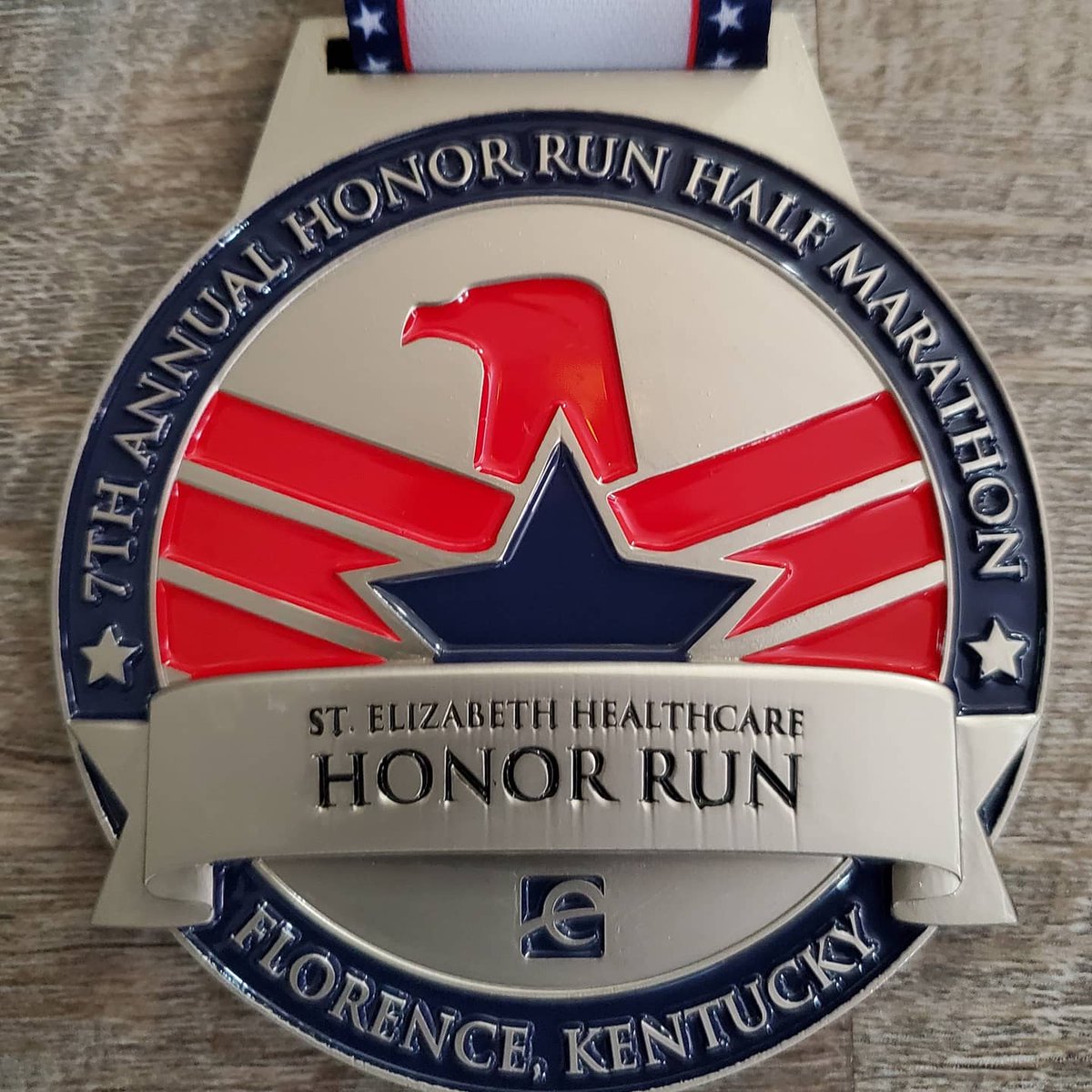 HonorRunHalf's tweet photo. Check out our 2020 race medals honoring the 75th anniversary of the end of World War II and the World War II Memorial!  Voted as one of the 10 best medals in the country by the #BibRave100 means you know you want to add this one to your collection! https://t.co/xGz6ALOf4f https://t.co/4UxrfnIQbu