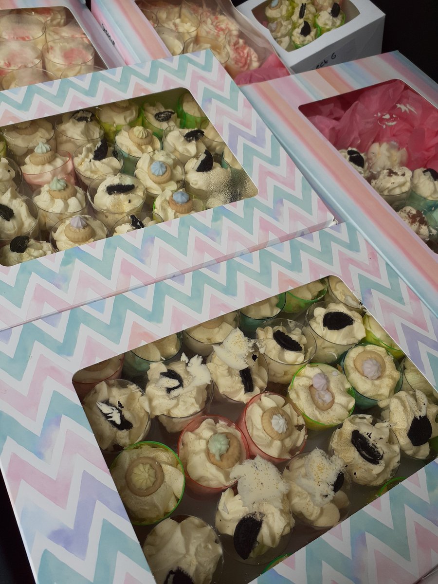 OsmanGondal's tweet photo. #Covid-19
#NeverMoreNeeded

Over 230 desserts to go with our @shimlasofficial  hot meals distribution to those affected by covid-19 in keighley today.

Hand made desserts prepared by Our wonderful volunteer. She has promised to prepare desserts weekly during the month of Ramadhan https://t.co/GMkNILq9i0