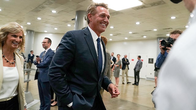 The Hill On Twitter Just In Former Gop Sen Jeff Flake Says He Will Not Vote For Trump Https T Co Ls6ihsnkd2