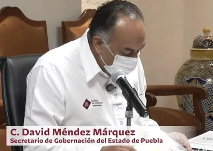 EllafmR's tweet photo. 📍El titular de la Secretaría de Gobernación de Puebla, #DavidMendez confirma el fallecimiento de tres poblanos más en Estados Unidos, originarios de #ChiautlaDeTapia, #Atlixco e #IzúcarDeMatamoros, lo que suma un total de 60 migrantes poblanos fallecidos en el extranjero. https://t.co/hzrj23ZxC8