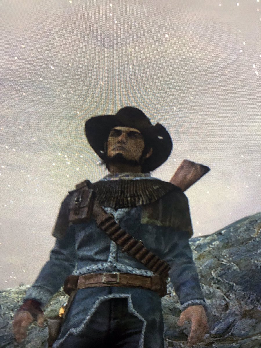 More video game head-canon: Red Harlow still on the run from the law and 10 years after the events of  #RedDeadRevolver has followed the river and made it to Mexico just south of the American state of New Austin. He looks 35 here so it must be 1883. #RedDeadRedemptionMultiplayer