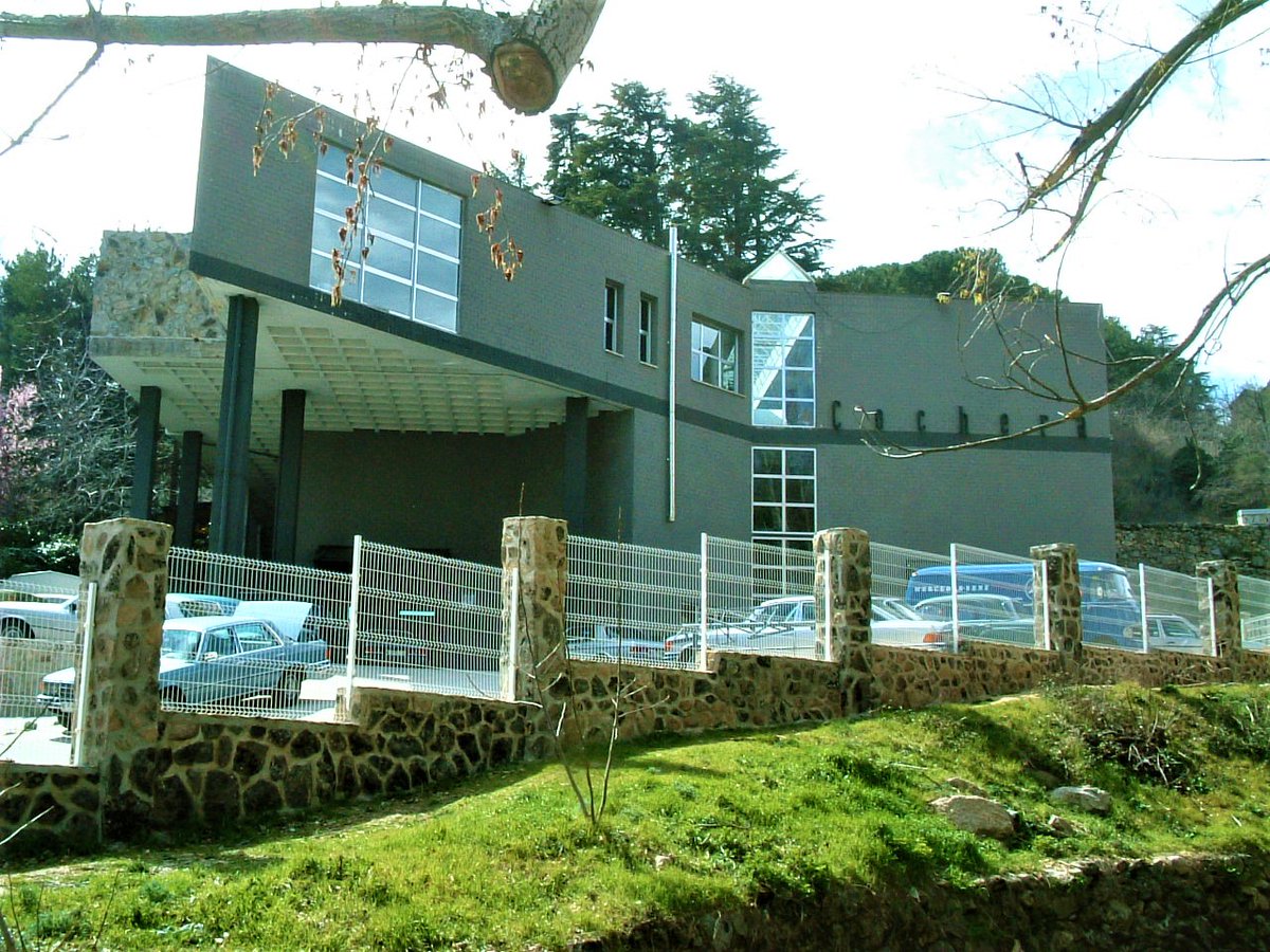 Dear friends and customers,
Your Specialist in #Mercedes-Benz Classic Car in Spain is Open. We will once again be restoring and repairing #classic #cars supplying spare parts to our customers and giving advice and support and offering a selection of MB Classic Car for sale