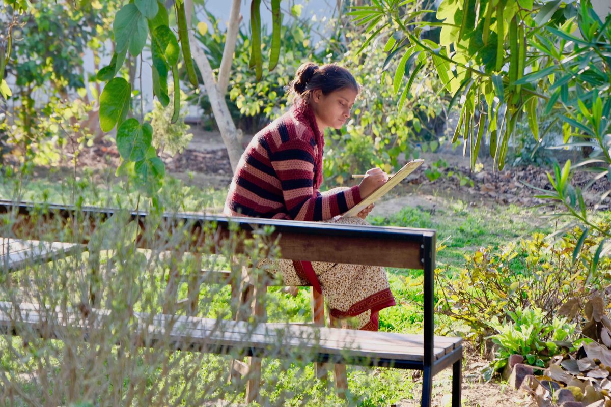 LokaLocus's tweet photo. Remembering the @artreachindia workshop earlier this year. Loka's students and educators observed (parts of) plants and their shadows and made drawings. #drawing #nature #shadows #closelooking #deepobservation https://t.co/VVrfc3fyWF