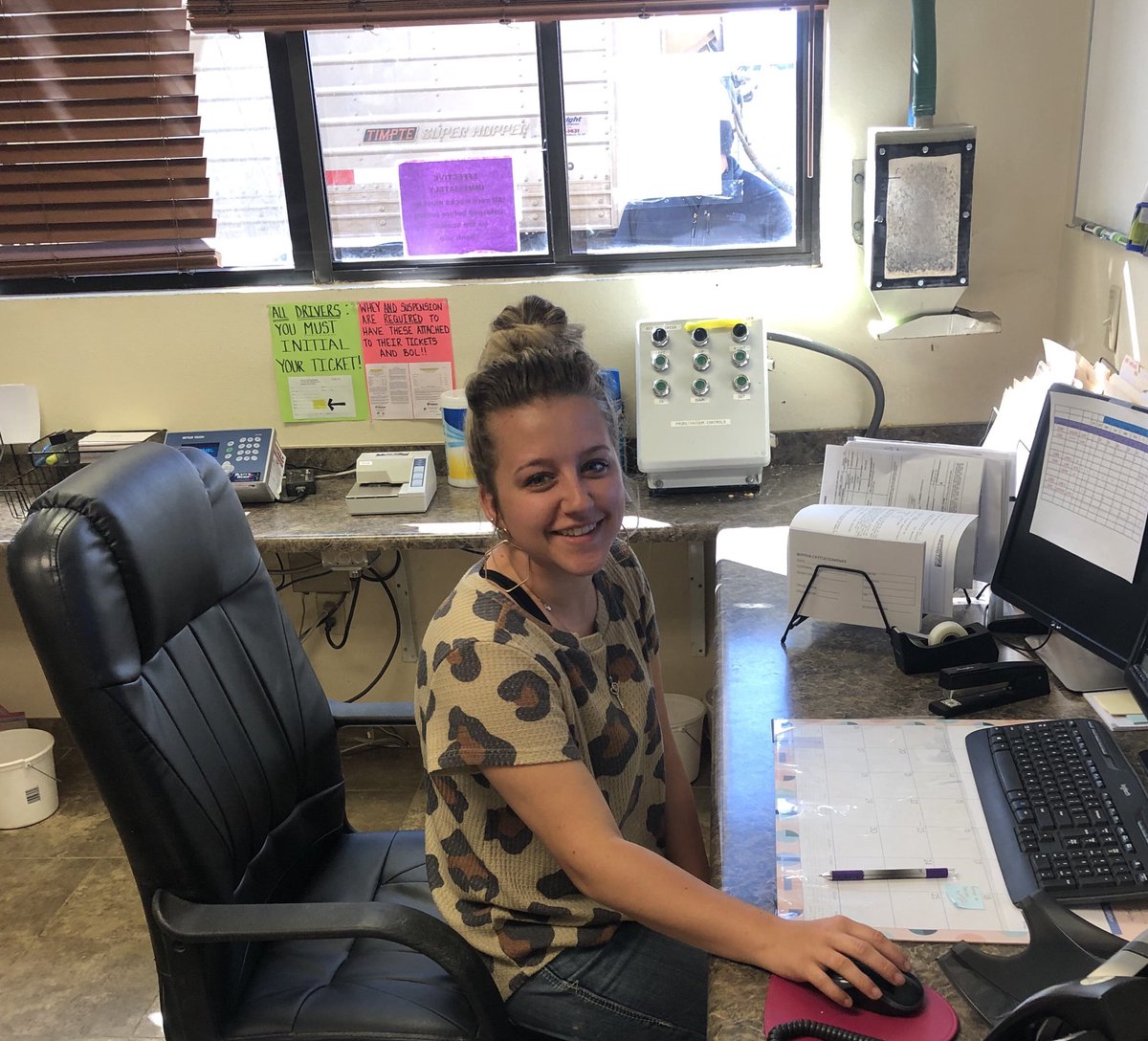 FrionaI's tweet photo. “Bryton is an awesome employee. She is always HAPPY and does a good job at her many tasks at Bovina Cattle Company!” #FrionaBeef #CattleTales #EmployeeTuesday https://t.co/r5KUVGdNzV