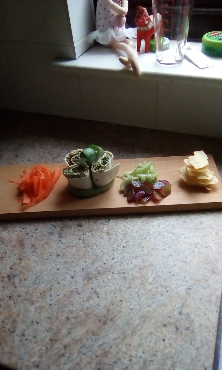 Knibbs2004's tweet photo. Prepared today by Jess ready for the Headmaster's lunch. Chickpea and spinach on a bed of creamed chickpea within a hand rolled flatbread with a sides of carrot three ways, red and green salad and baked potato slices. #sedberghathome @Carus_Sedbergh #masterchefchallenge https://t.co/xLQWPFGzdq