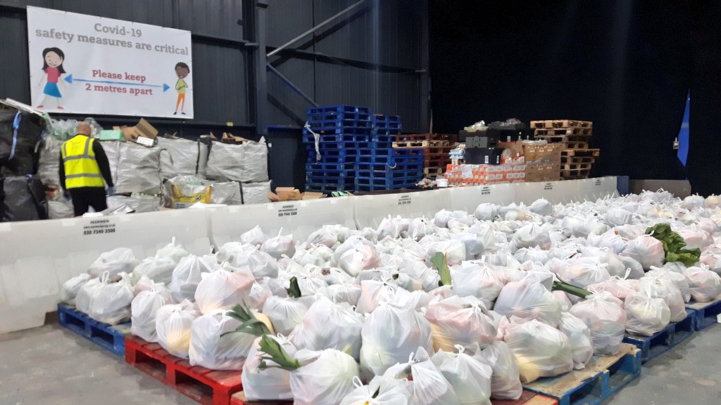 Saw the wrong side of 7am this morning! Helping out at  #thebreadandbutterthing in Trafford  <a href="/FirstForFCHO/">First Choice Homes Oldham</a> volunteers scheme #TooUsedToFlexitime > #Packed&amp;Ready for those in need