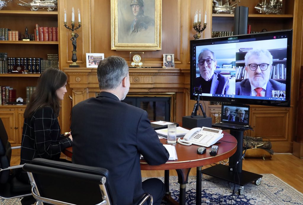 CasaReal's tweet photo. Los Reyes conocen #PradoContigo la iniciativa del @museodelprado ante la crisis del #COVID19 En videoconferencia con el presidente del Patronato @javiersolana y su director Miguel Falomir, les explicaron las acciones por internet para que el museo siga conectado con el público. https://t.co/Y1zfMklzHT