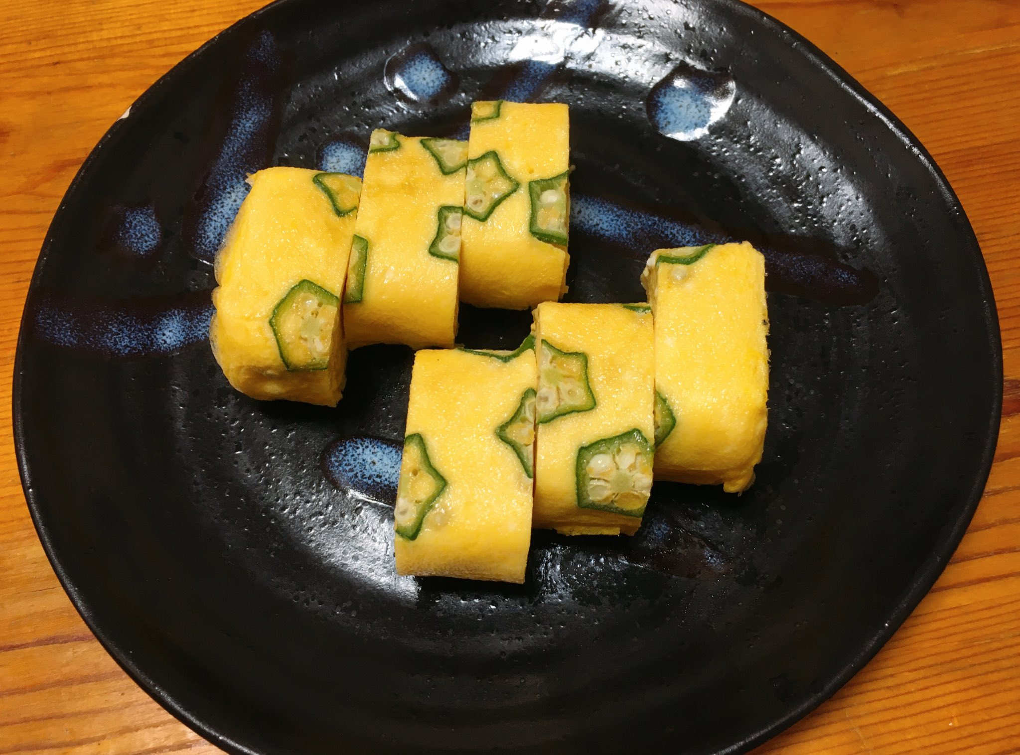 お弁当に入ってたらテンションが上がっちゃいそう 星型の模様が可愛い卵焼きが話題に 話題の画像プラス