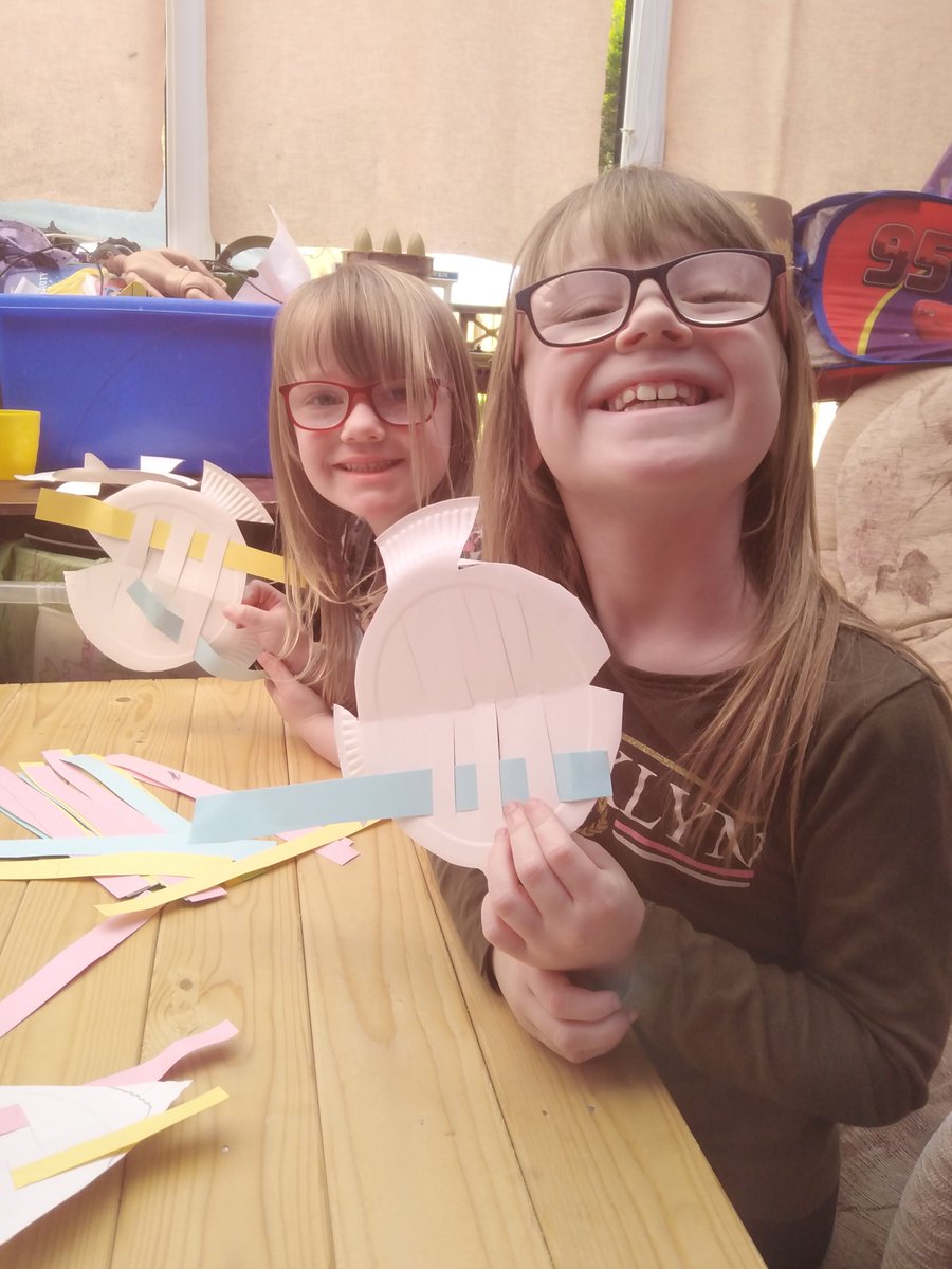 LisaGib9kid's tweet photo. @TroonPS we are weaving fish today https://t.co/XAXOTqybqC