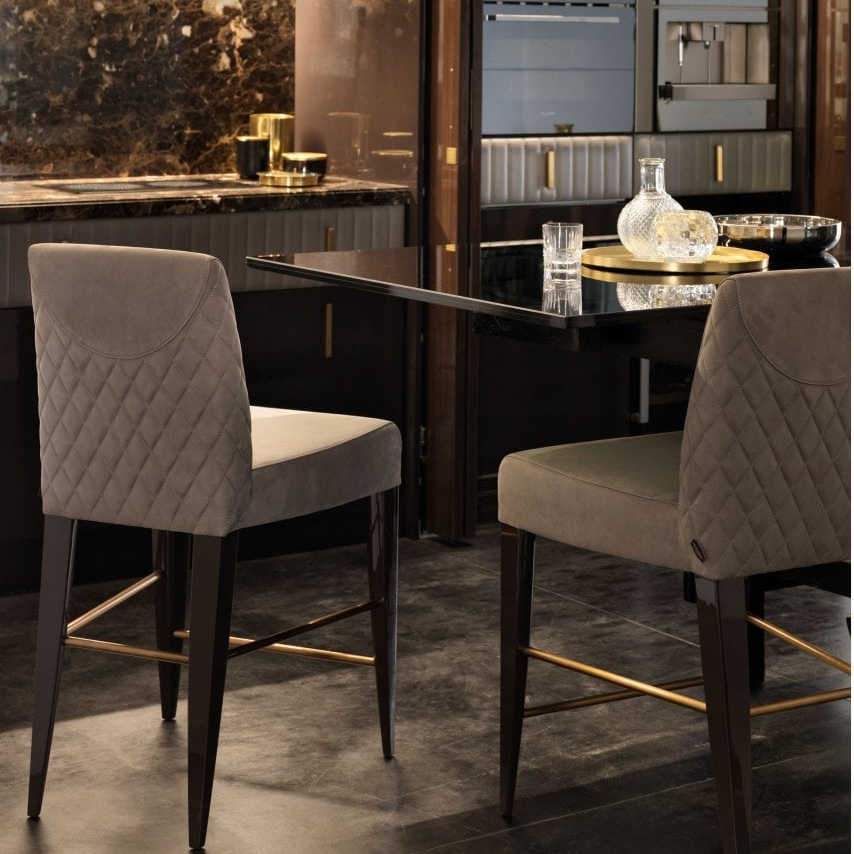 UBERINTERIORS's tweet photo. The Dany Bar Stool by @Daytona.home presents a stylish seating solution for your kitchen and dining space. 
​#barstool #barseating #bar #homebar #uberinteriors #luxurybrands #luxuryseating #seating #barinspo #barstyling https://t.co/N9N2Yewi9D https://t.co/sn6nzvGVla