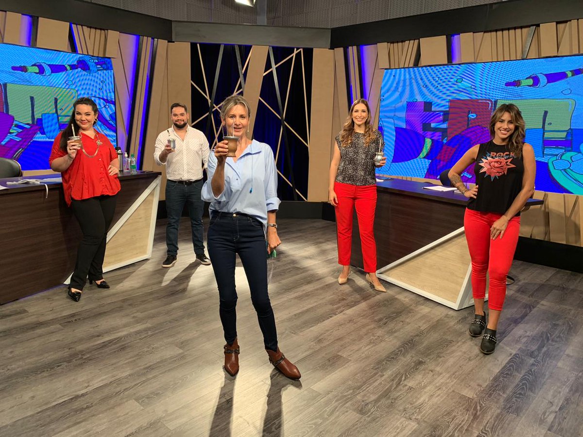 tv12misiones's tweet photo. Continuamos la programación de este martes en @tv12misiones con #TeDigoMas, hasta las 11 hs. con @aapoterala #RominaGaleano @LDoronuk @Romiska y @MarleneButof #QuedateEnCasa #CadaUnoConSuMate https://t.co/Cir5GUqUsI