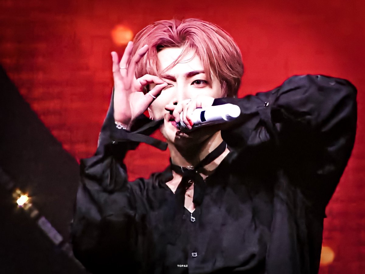 Topaz_981107's tweet photo. Don't worry we just going our way

#ATEEZ #에이티즈 #홍중 #김홍중 #HONGJOONG https://t.co/0mxPoJFnfb