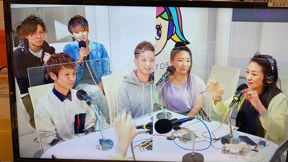 Aimaruyamamusic's tweet photo. ラジオの応援andご視聴ありがとうございました💚💛💚💛
88回たくさんの笑顔に逢えて、幸せいっぱいです💚

#Hiro #motorhotel #ショートカット部　#大場香奈子　#peaceleaf #東京ほしゔぉいす　#bluebrown https://t.co/S2JSCyaacg