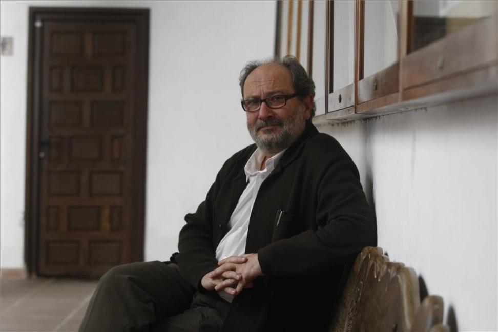 Hoy la Facultad de Filosofía y Letras está de luto. José María Manjavacas nos ha dejado. Gran profesor (sus alumnos dan fe) y gran persona. José María, tus alumnos, tus compañeros, tus amigos no te olvidamos. Descansa en paz AMIGO <a href="/Univcordoba/">Universidad Córdoba</a> <a href="/Buco_es/">Biblioteca de la UCO</a> @GrupoSalazarUCO <a href="/Coesfilo/">COESFILO</a>