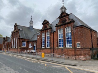 J. R. Rix &amp; Sons responds to appeal from Emma Hardy (MP Hull West and Hessle) to help kids being schooled at home who don't have the right kit. Rix have provided a few laptops to the Newington Academy primary school on Dairycoates Avenue. <a href="/wearenewington/">Newington Academy</a>  bit.ly/2KIhuyA