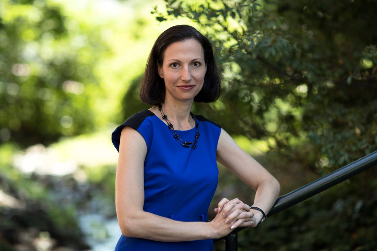 UVaSOMFacDev's tweet photo. Webinar presented by Bethany Teachman, UVA Professor of Psychology, offers insight into managing anxiety and stress during #COVID19. Watch: https://t.co/SZDWPjmf9R #HealthTipsTuesday #Wellness https://t.co/Lnf7nDLEeB