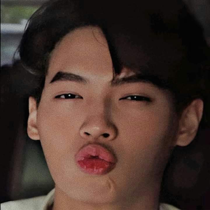 YourGhurlz's tweet photo. Pa kisss naman, cge na!😘 malapit na matapos series namin bahala ka🤣🤗🐇 @winmetawin https://t.co/wo2PiTGYfF