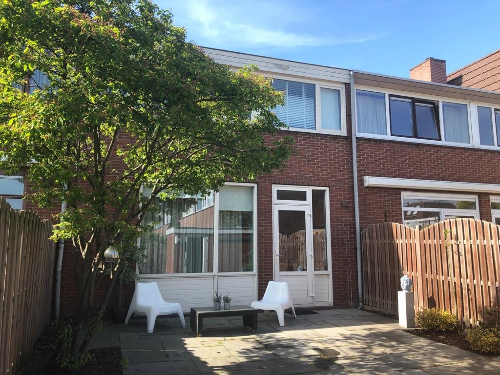 Onkenhout's tweet photo. Te Koop: #Lichte #eengezinswoning met 9 meter diepe #tuin op het #zuidoosten op #centrale locatie @Badhoevedorp Kamerlingh Onneslaan 40. Op zoek naar een fijn familiehuis? Koopsom: € 375.000,- kk. Interesse? Check onze site https://t.co/QBSfMa2jc5 @MVA_Makelaars @nvmog @EAOGV https://t.co/QETbRruNyo