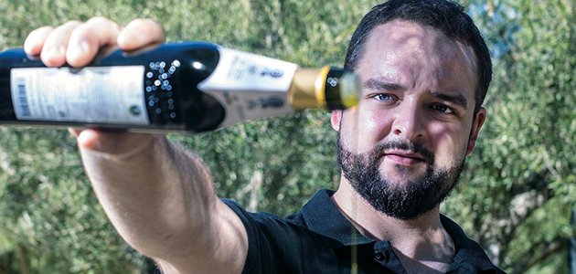 Juan Aceituno, propietario y chef de Dama Juana: "Sin el AOVE mi cocina no tendría sentido, no sabría cocinar"
mercacei.com/noticia/52585/…