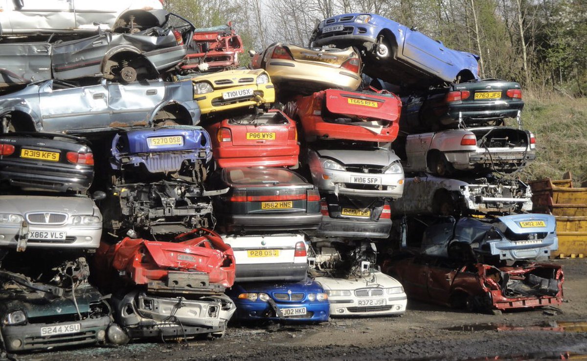 ********HELP NEEDED********
Do you have an unwanted car? Non runner, MOT failure........
Please consider donating your vehicle to us (01992-507611) or your local Fire Stn.
We use cars for essential ‘RTC’ extrication training for our firefighters! #BestWeCanBe #Training 🚗👍🏻