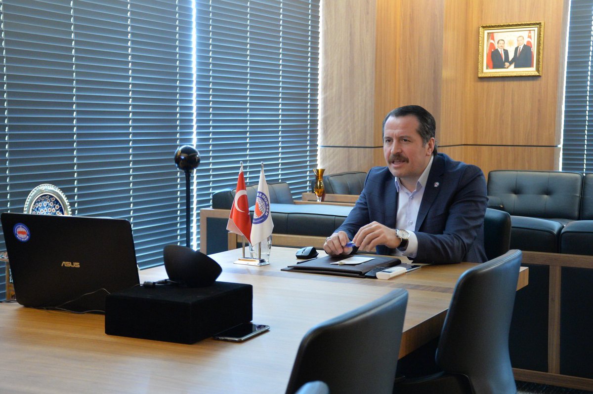 A.Ç.S.H Bakanı Sn.<a href="/ZehraZumrutS/">Zehra Zümrüt Selçuk</a> ile çalışma hayatının temsilcileri,sosyal ortaklar videokonferans ile bir araya geldik.

Öncelikle teşekkür ediyorum.

•18 Mart’ta atanan 20 Bin Öğretmen
•5393’e Tabi İşten Atılan Personel
•Sağlıkçıların Yemek Problemi gibi konuları aktardım.[1]