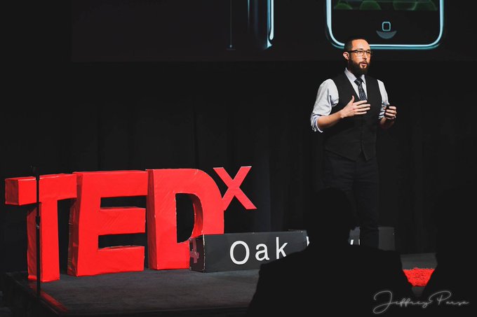 CALEntertainmnt's tweet photo. Be The Talk: The Evolution of Experience with Tom Edwards Grinning face with smiling eyes
https://t.co/WZtTYHuhNz #speaker #TedXSpeaker #TomEdwards https://t.co/M3UzLb1hT8